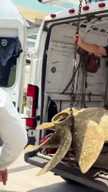 Marine propeller lifting video preview