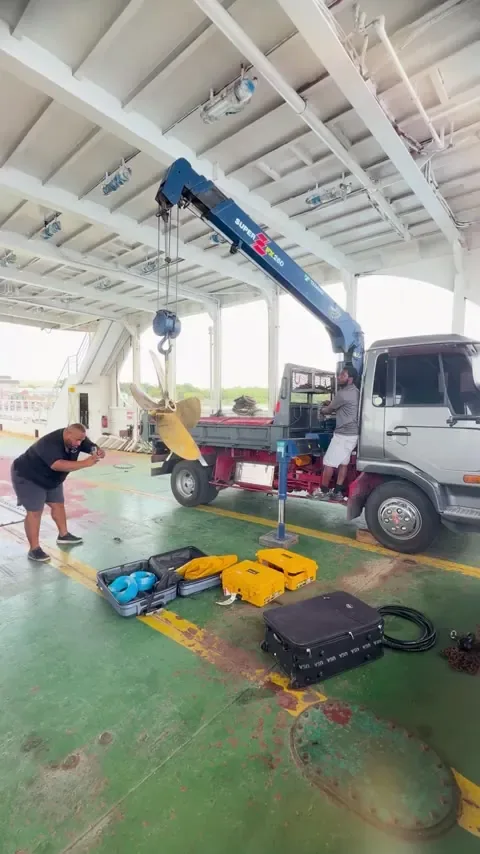 Onboard propeller lifting setup video preview